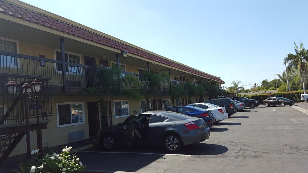 Anaheim Astoria Inn & Suites المظهر الخارجي الصورة