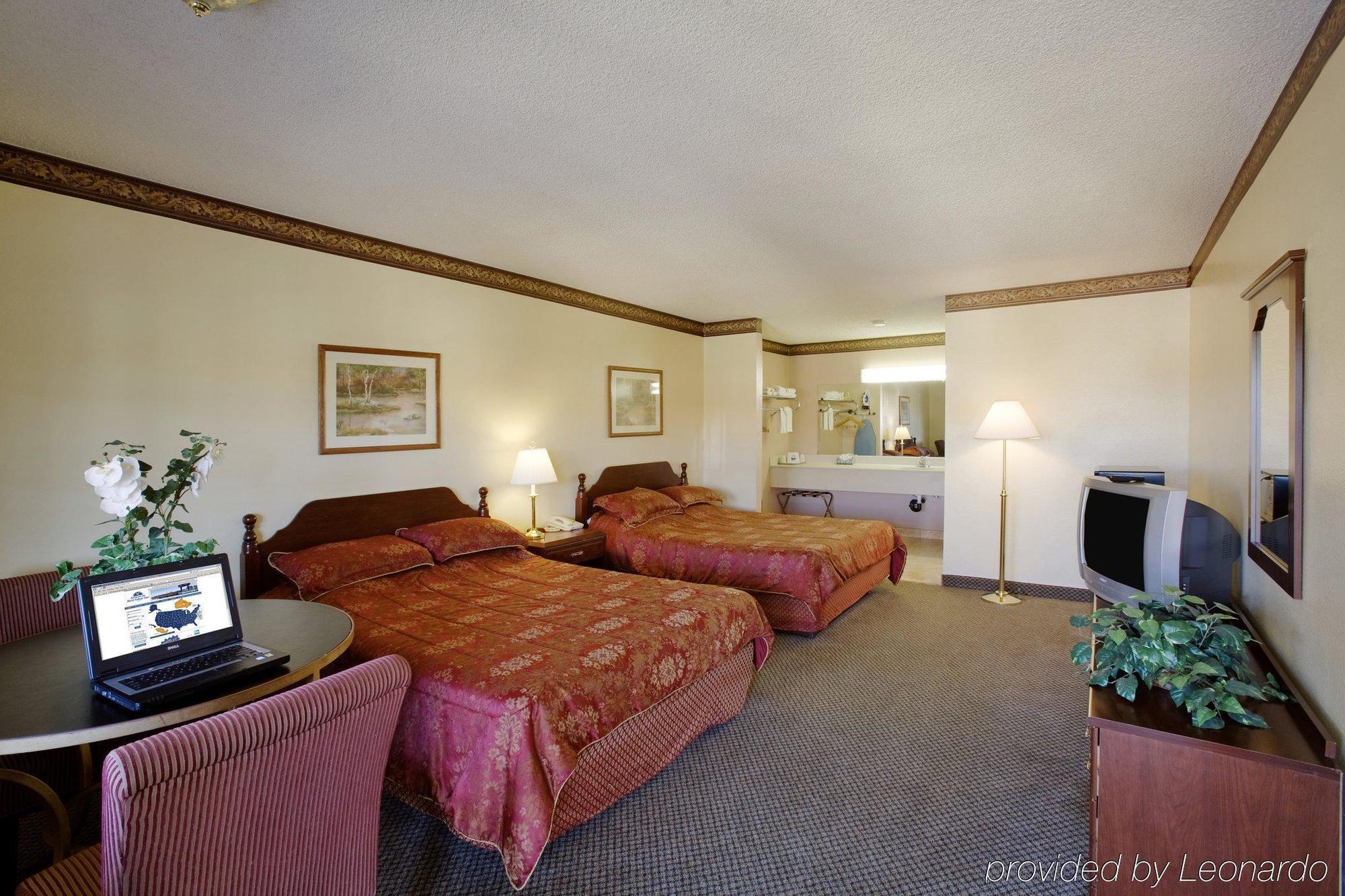 Anaheim Astoria Inn & Suites الغرفة الصورة